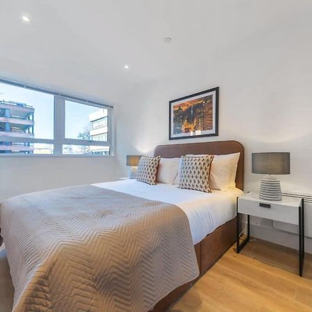 Modern 1 Bedroom Apartment In East Grinstead Exterior photo